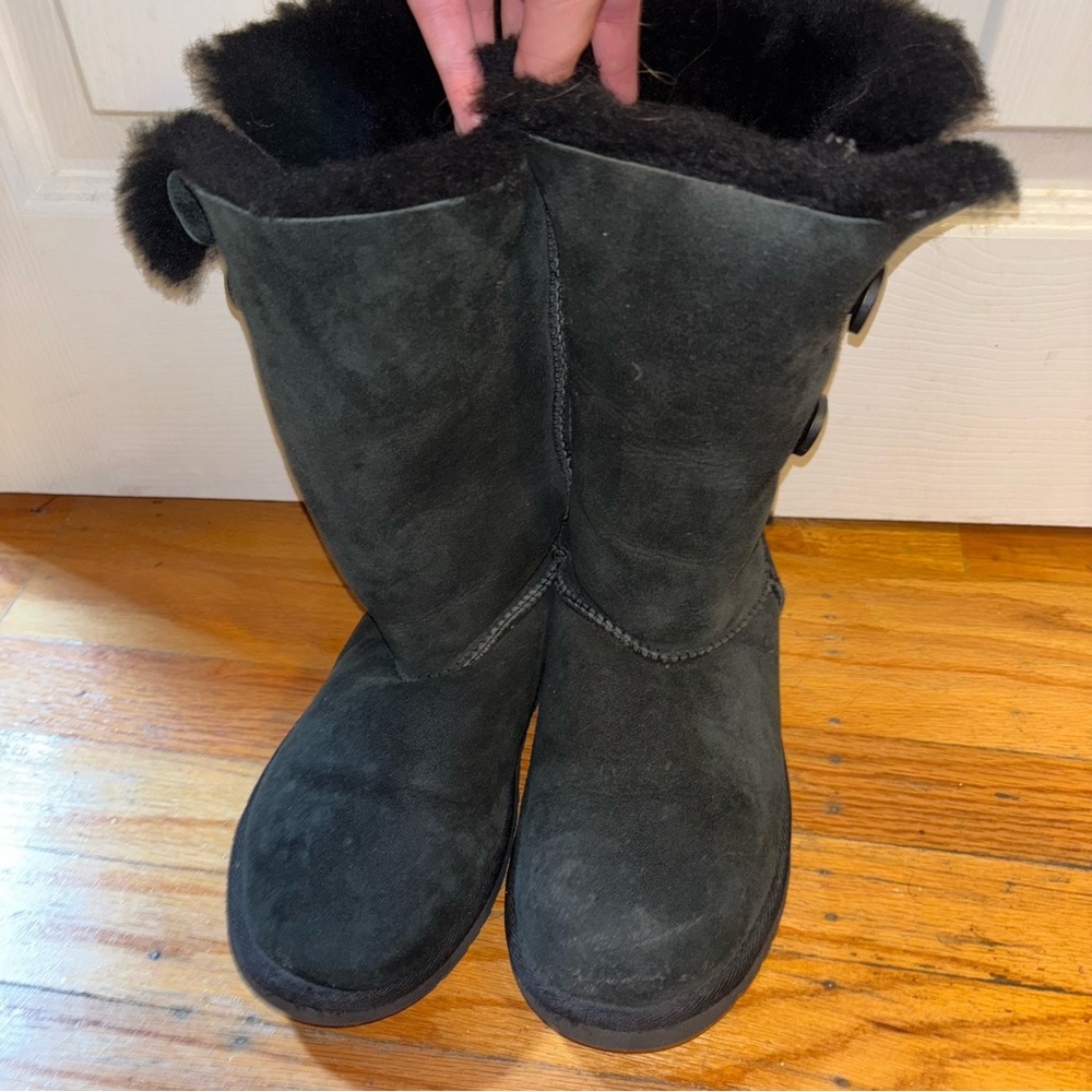 Tall black button Ugg